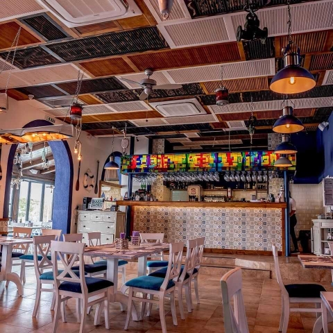 Interior Blue Acqua Mamaia