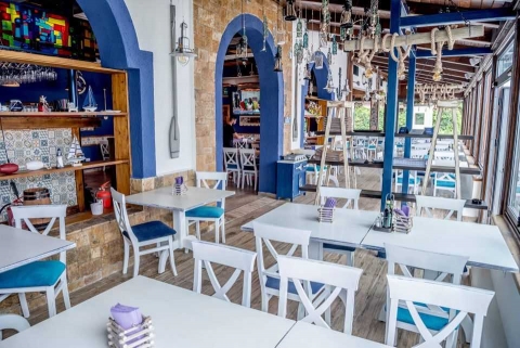 Interior Blue Acqua Mamaia