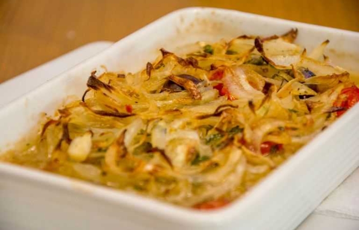 File de pastrav la cuptor cu sos de ceapa si masline