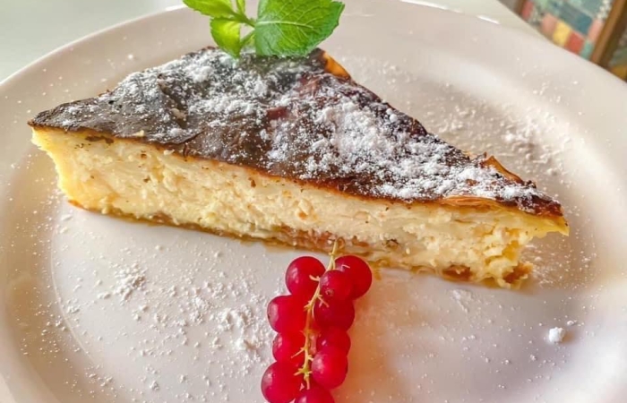 Placinta cu branza si stafide