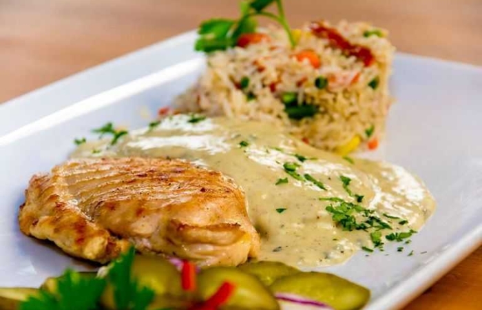 Piept de pui cu sos gorgonzola