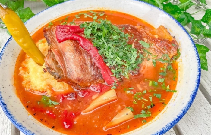 Saramura de crap, mamaliguta si ardei iute