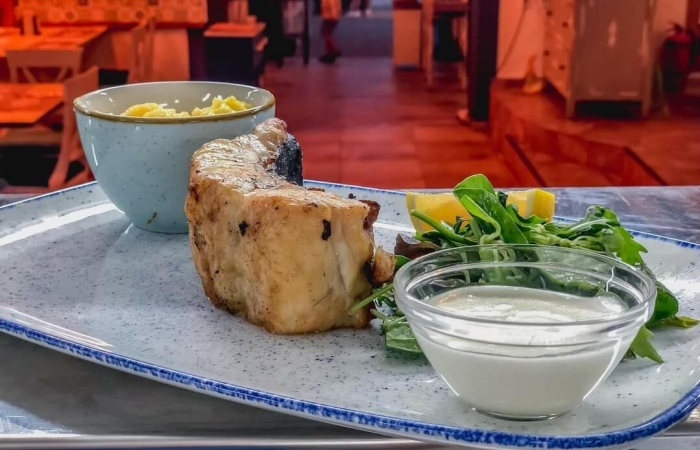 Somn grill, mamaliga, mujdei/sos lamaie